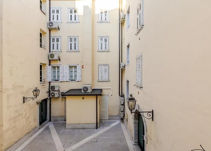 Piazza Unità Center